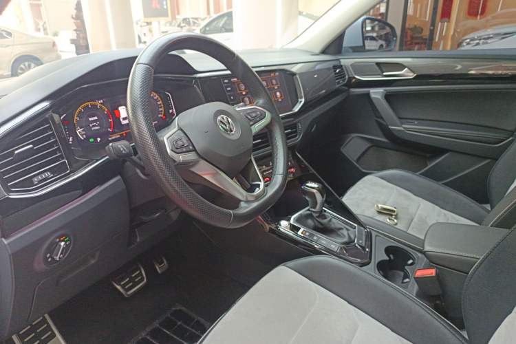 Used Volkswagen Tayron X 2020 330TSI Two-Wheel Drive Luxury Smart Connectivity Version Interior 2