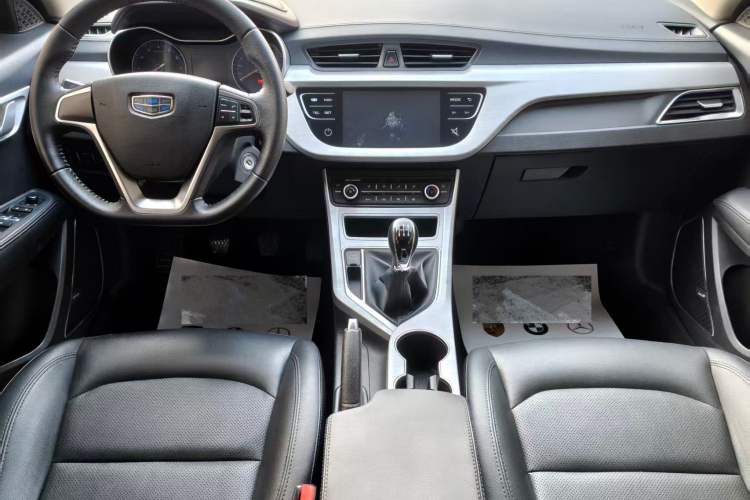 Used Geely Auto Vision 2019 Upgraded Model 1.5L Manual Luxury Version China VI Standard
