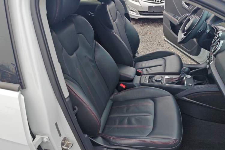 Used Audi Q2L 2022 35 TFSI Progressive Dynamic Edition Right Front Seat