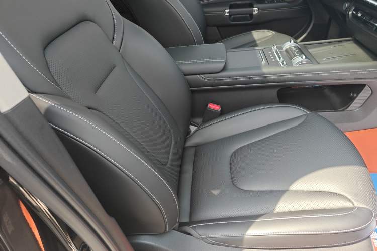 Used Tank 300 2025 2.0T Conqueror Right Front Seat