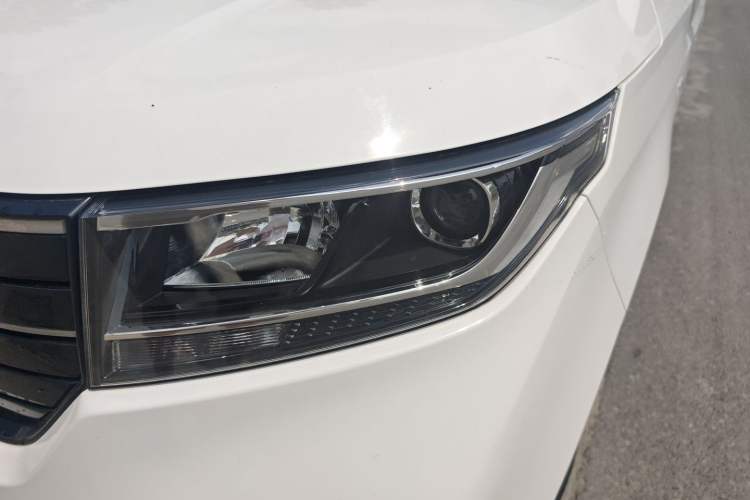 Used Wuling Zhengcheng 2021 1.5T Manual Luxury Version Left Front Headlight