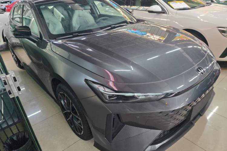 Used CHANGAN UNI-V iDD 2024 Blue Whale Smart Electric iDD 136km Luxury Model Exterior 2