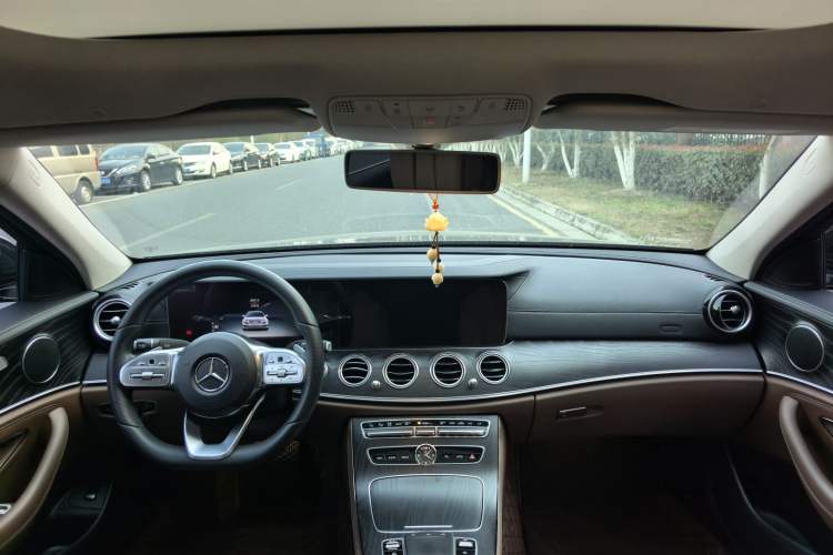 Used Mercedes-Benz E-Class 2019 E 300 L Sporty and Stylish Model