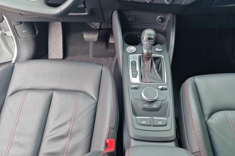 Used Audi Q2L 2022 35 TFSI Progressive Dynamic Edition Interior 2