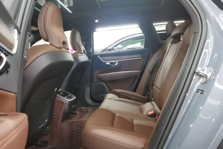 Used Volvo V90 2023 Cross Country B5 AWD Smart Range Edition
