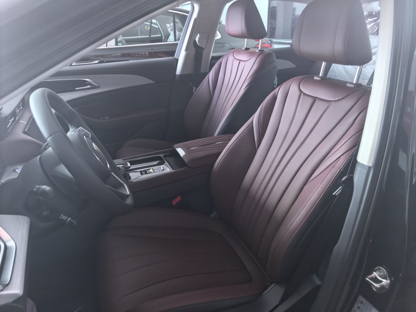 Hongqi H5 PHEV 2025 130 Super Hybrid Version — снимка 10
