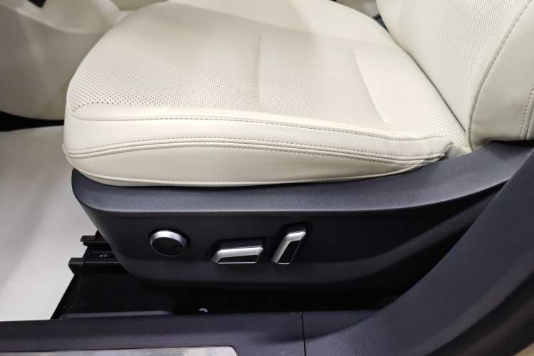 Used Haval H6 2024 1.5T Two-Wheel Drive Ultra Interior 3