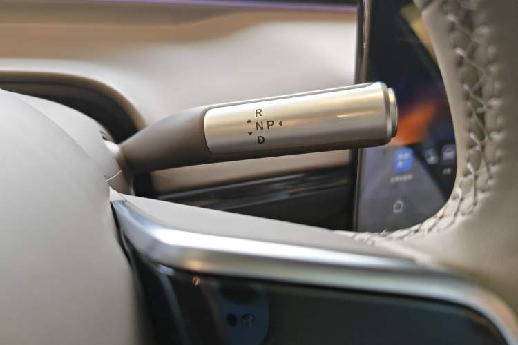 Used Hima Luxeed R7 2026 Model Pure Electric Max+ Gear Lever