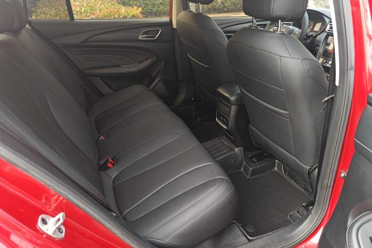 Used Roewe i5 2020 1.5L Manual 4G Connect Leehao Flagship Edition Interior 4