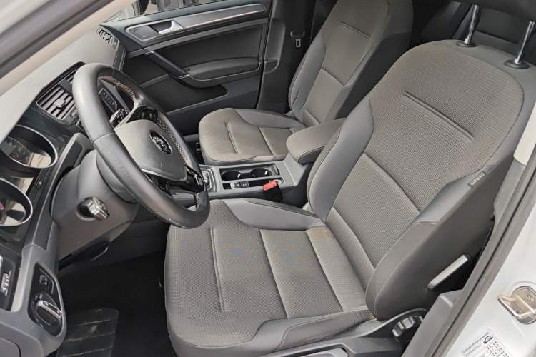 Used Volkswagen Golf 2017 230TSI Automatic Comfort Edition – Celebrating Milestone of One Million Units
