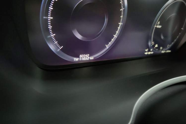 Used Volvo XC90 New Energy 2019 E-Drive Hybrid T8 Prestige 7-Seater China VI Standard Odometer Close Up