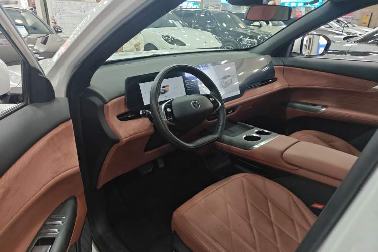 Used CHANGAN CS75 PLUS 2025 4th Generation 1.5T New Blue Whale Smart Luxury Edition Interior 2