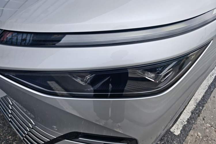 Used XPeng X9 2025 650 Long-Range Max Left Front Headlight