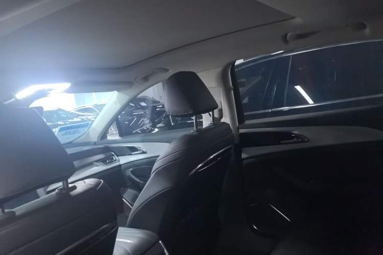 Used Hongqi H5 2025 1.5T DCT Qiyun 500 000th Unit Commemorative Edition Headliner