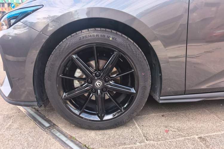 Used CHANGAN UNI-V 2023 1.5T Prestige Model
