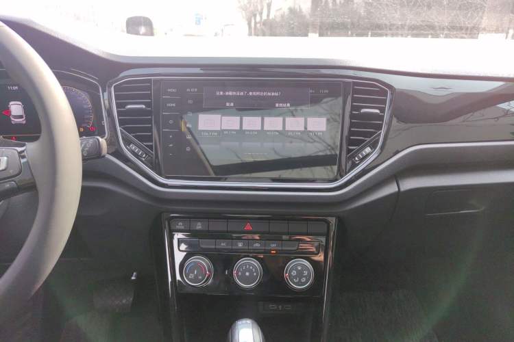 Used Volkswagen T-ROC 2021 280TSI DSG Two-Wheel Drive Comfort Connect Edition