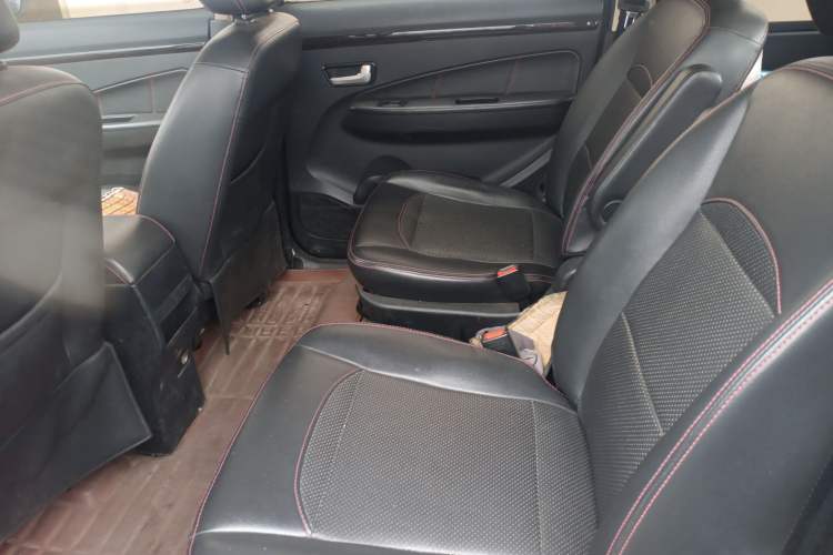 Used Dongfeng Fengon 360 2015 1.5L Manual Luxury 7-Seater China IV Standard