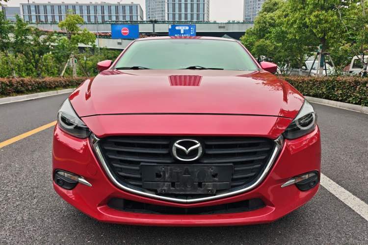 Used Mazda 3 Axela 2017 Sedan 1.5L Automatic Luxury Model Emission Standard China V Front