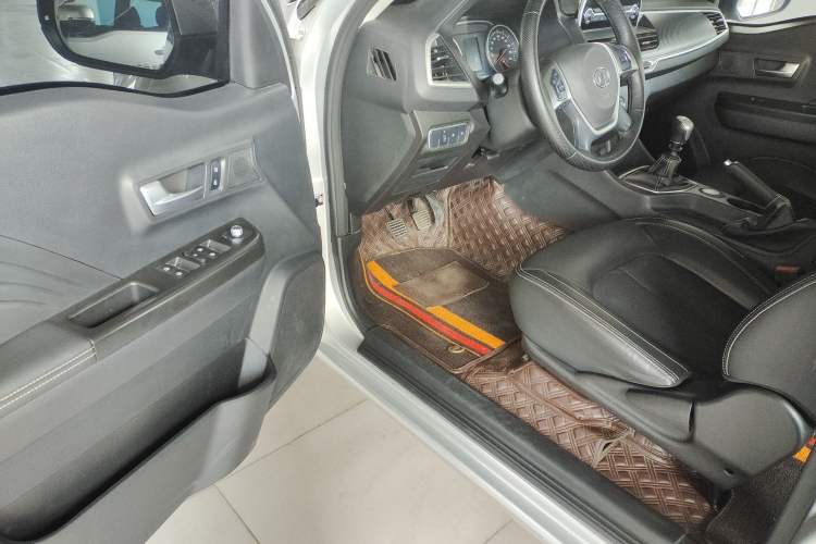 Used Great Wall Wingle 7 2022 2.0T Diesel Two-Wheel Drive Value-Plus Version Big Double Cab GW4D20M
