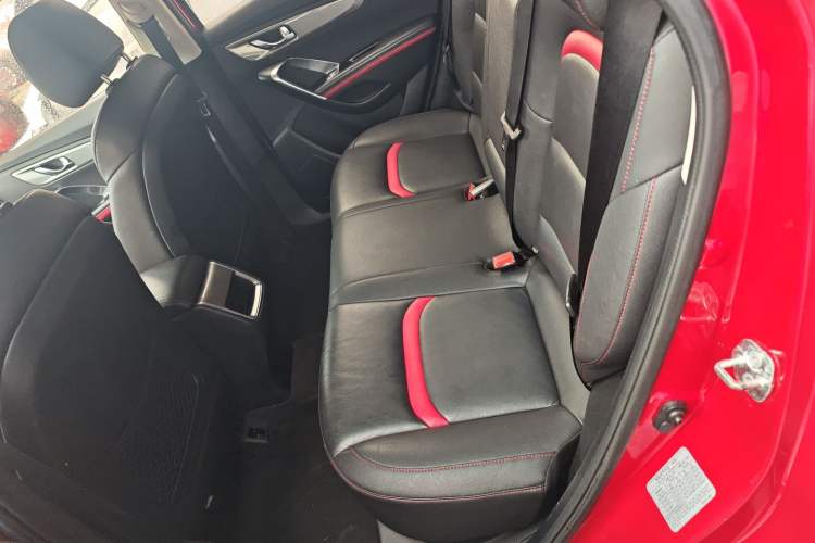 Used Changan CS55 2017 1.5T Manual Colorful Edition
