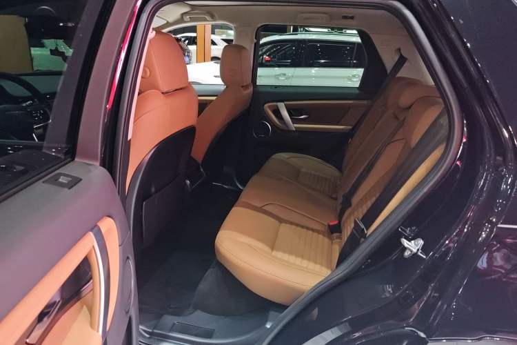 Used Land Rover Discovery Sport 2025 249 PS Performance Tech Edition Interior 2