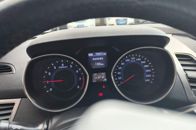 Used Hyundai Elantra (5th Generation / Langdong) 2013 1.6L Automatic Luxury Model Odometer Close Up
