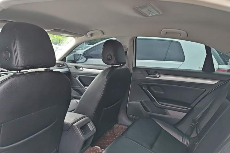 Used Volkswagen Lamando 2015 230TSI DSG Fashion Edition
