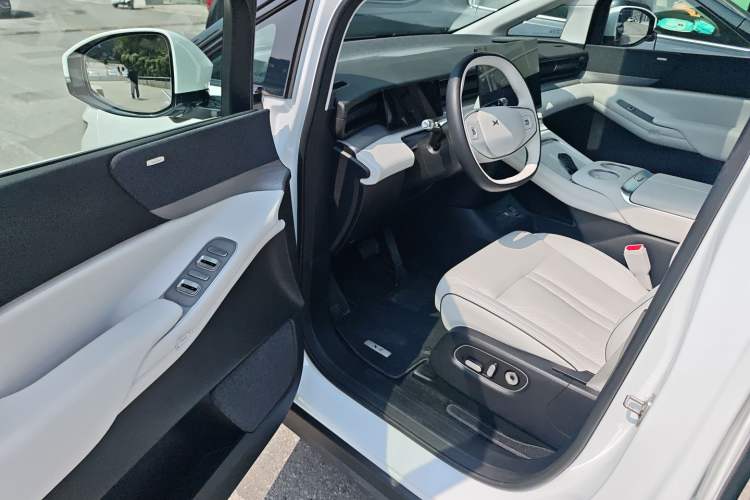 Used XPeng X9 2024 702 Ultra-Long Range Pro
