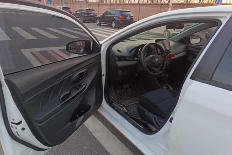 Used Toyota YARiS L Zhi Xiang 2020 1.5L CVT Leading Edition Interior 2