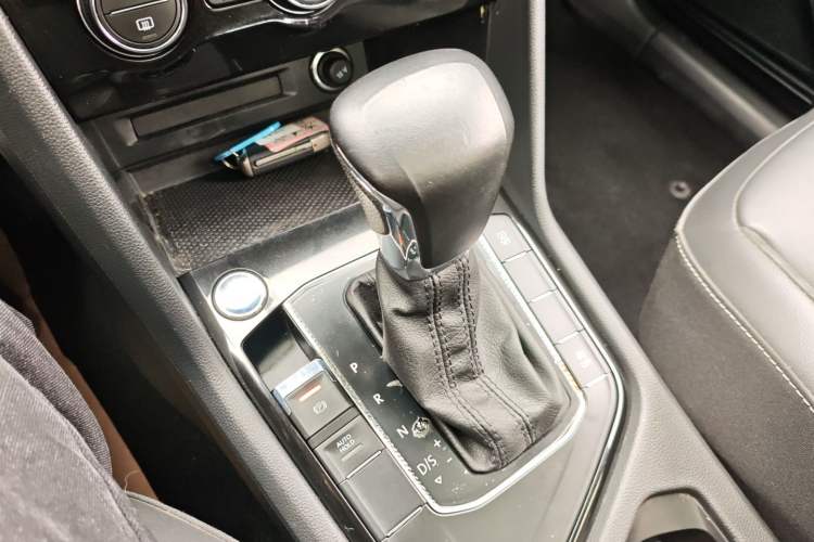 Used Volkswagen Tiguan L 2019 330TSI Automatic Two-Wheel Drive Panoramic Comfort Edition China VI Standard