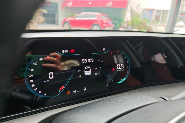 Used CHANGAN Eado 2023 Changan Edition PLUS Blue Whale NE 1.4T GDI DCT Prestige Version Odometer Close Up