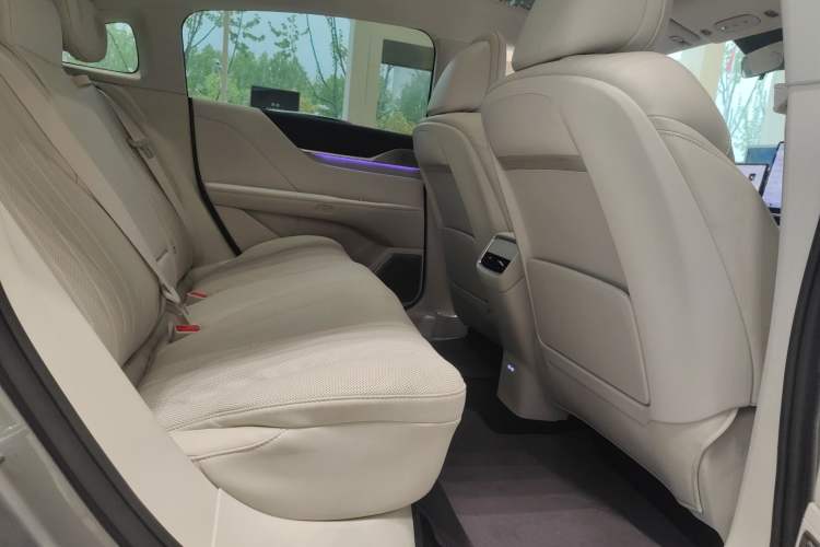 Used Buick L7 2025 Model Luxury Edition