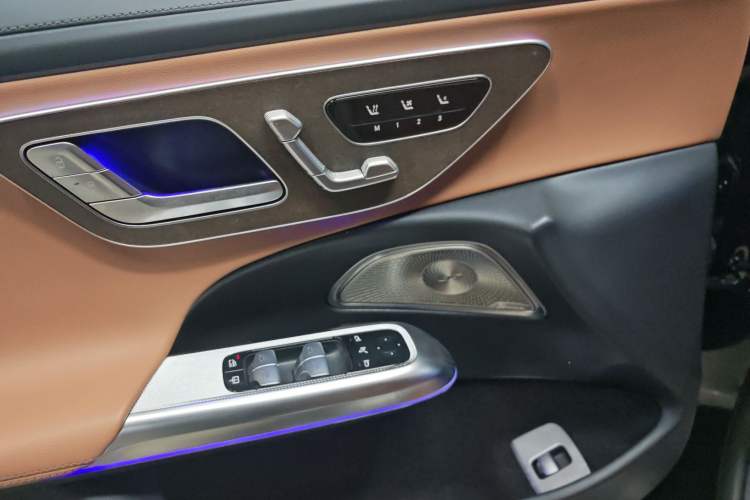 Used Mercedes-Benz E-Class 2025 E 300 L Prestige Edition Interior 1