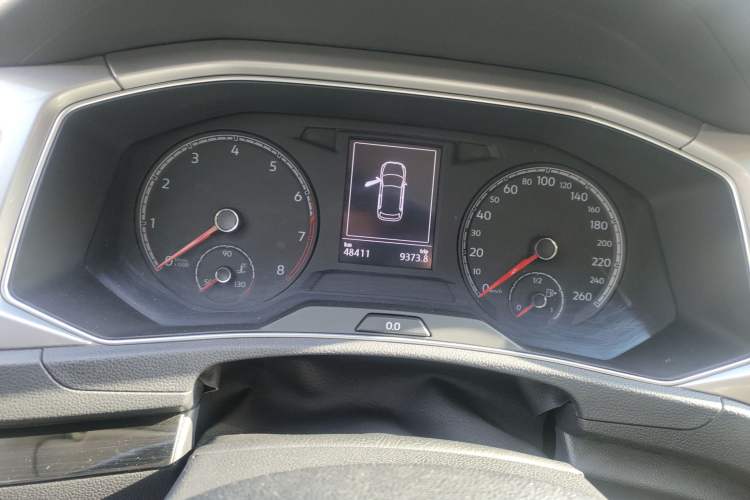 Used Volkswagen T-ROC 2019 230TSI DSG Two-Wheel-Drive Advanced Version China VI Standard
