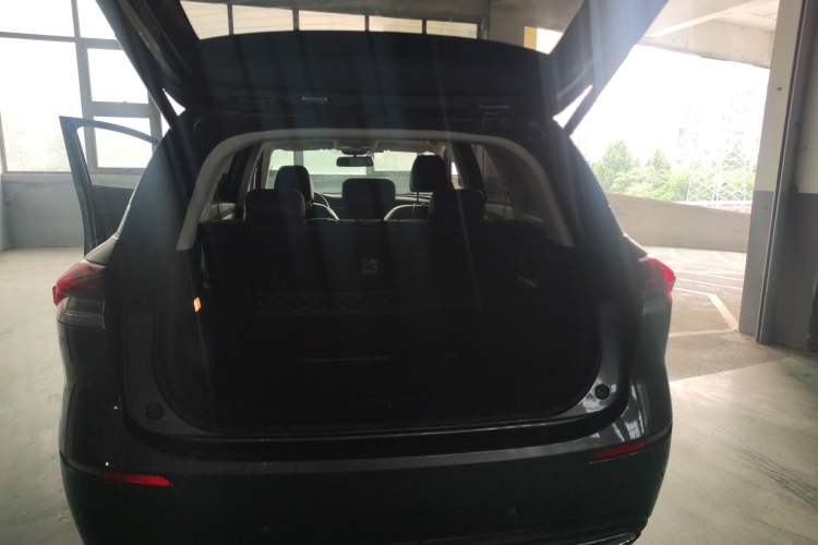 Used CHANGAN OSHAN X7 2020 1.5T Automatic Parking with Facial Recognition – Spacey & Carefree Edition Trunk