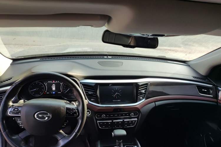 Used GAC Trumpchi GS8 2017 320T Two-Wheel Drive Luxury Smart Connectivity Version (7 Seats)
