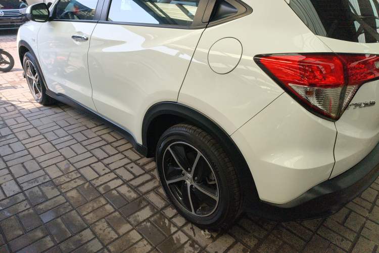 Used Honda Vezel 2020 1.5L CVT Pioneer Edition
