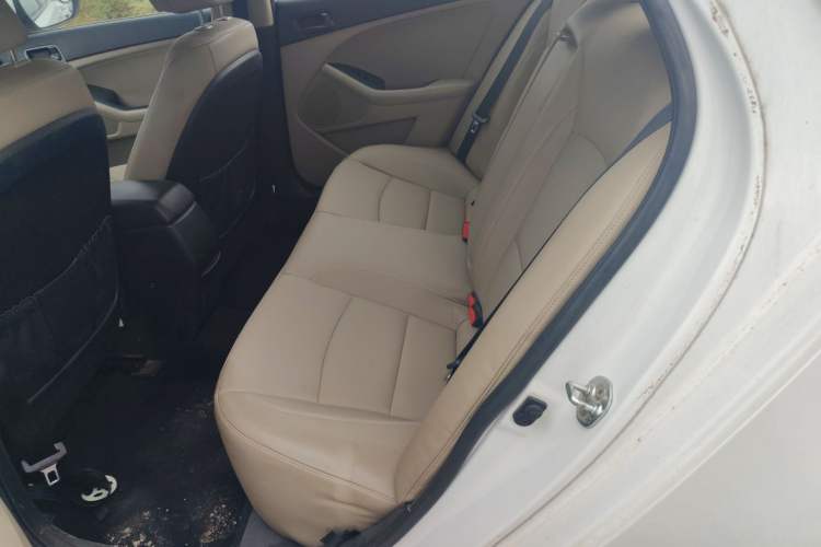 Used Kia K5 2015 2.0L Manual GL
