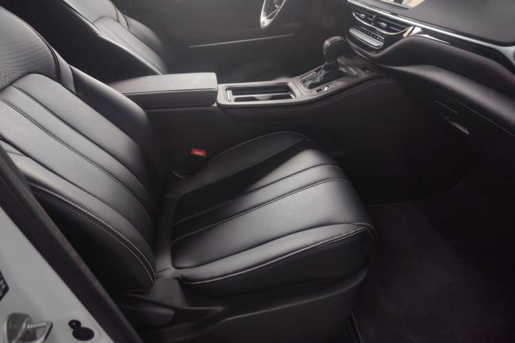 Used GAC Trumpchi M6 2023 PRO 270T DCT Luxury Edition
