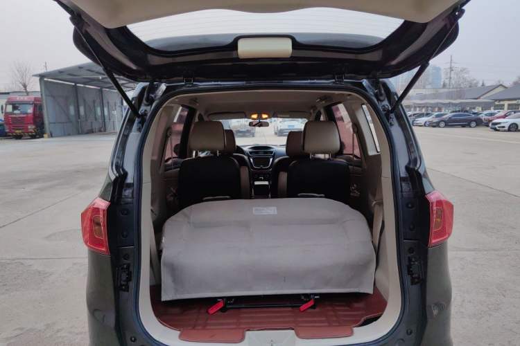 Used FAW Yingzhi 737 2016 1.5L CVT Luxury Navigation Edition