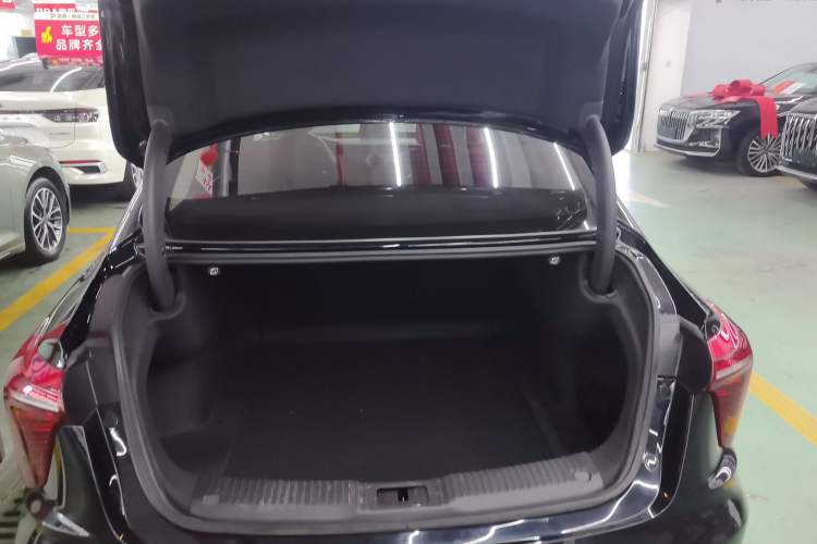 Used Hongqi H5 2023 2.0T Automatic Smart Connect Flagship Edition