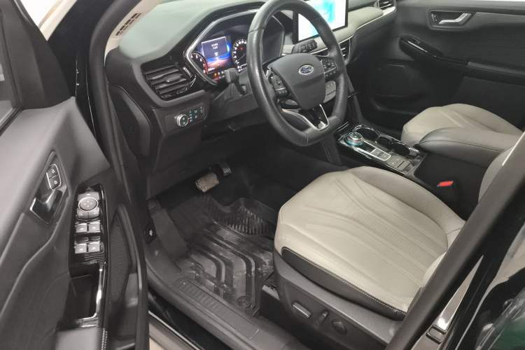 Used Ford Escape 2020 EcoBoost 245 Two-Wheel-Drive Titanium Edition