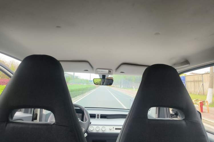 Used Wuling Hongguang MINIEV 2022 Macaron Premium Model – Lithium Iron Phosphate Headliner