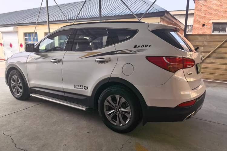 Used Hyundai Santa Fe 2015 2.4L Automatic Two-Wheel Drive Comfort Edition 5 Seats
