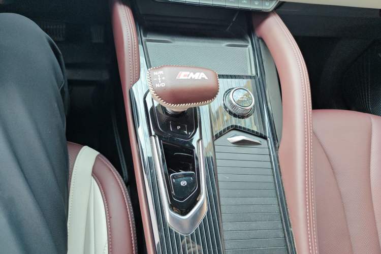 Used Geely Auto Monjaro L 2021 2.0TD DCT EVO Two-Wheel Drive Smart Luxury Version Gear Lever