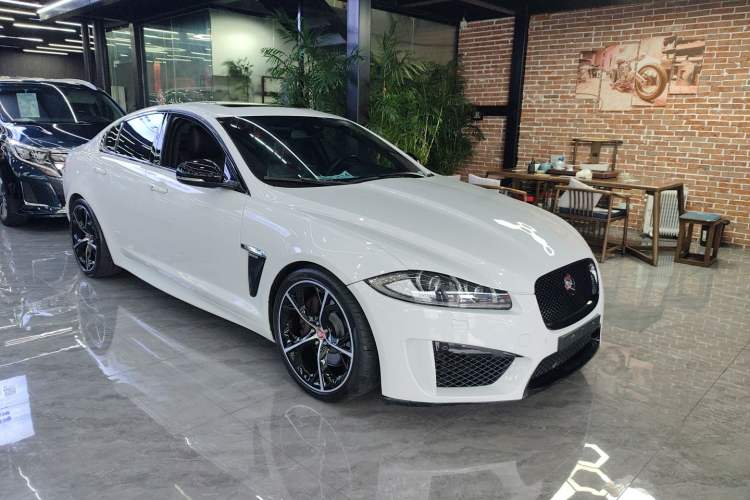 Used Jaguar XF 2015 XF 3.0 SC R-Sport Luxury Edition Exterior 2