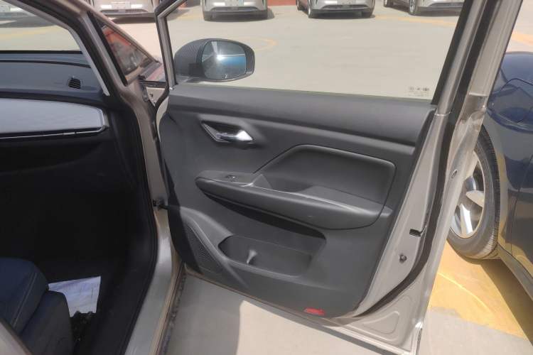 Used Bestune NAT 2023 PRO Enjoy Travel Edition 425km Interior 3