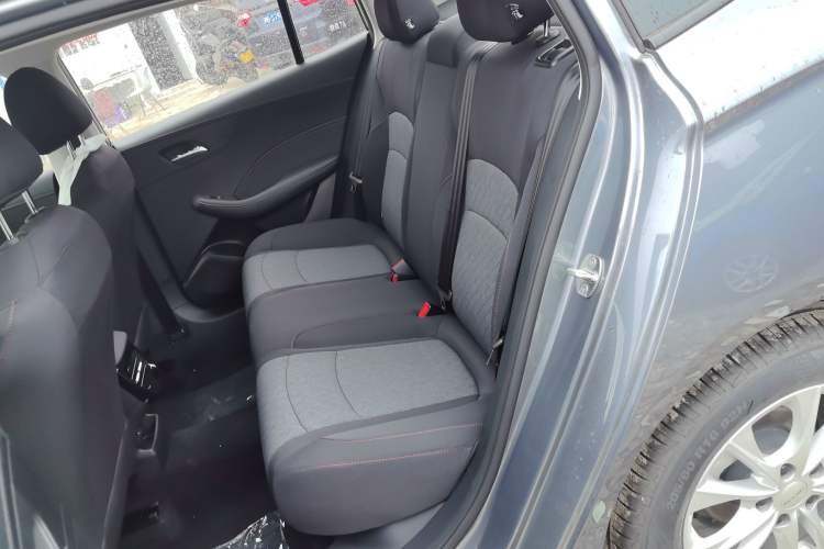 Used Roewe i5 2026 Model 1.5L Manual Comfort Version
