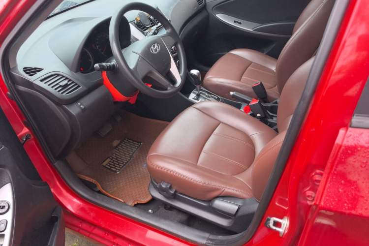 Used Hyundai Verna Ray 2014 1.4L Automatic TOP