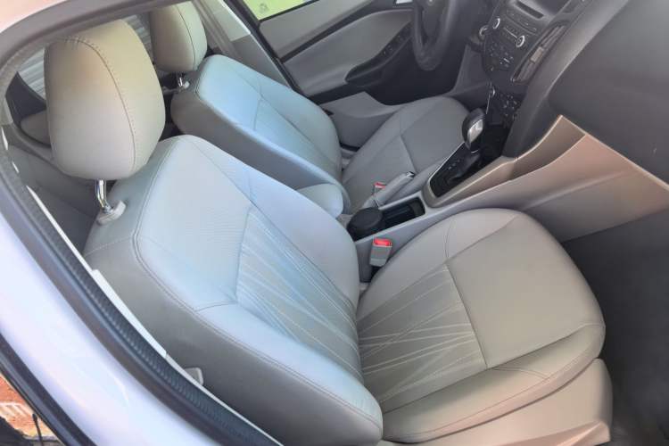 Used Ford Focus 2015 Sedan 1.6L Automatic Comfort Model Right Front Seat